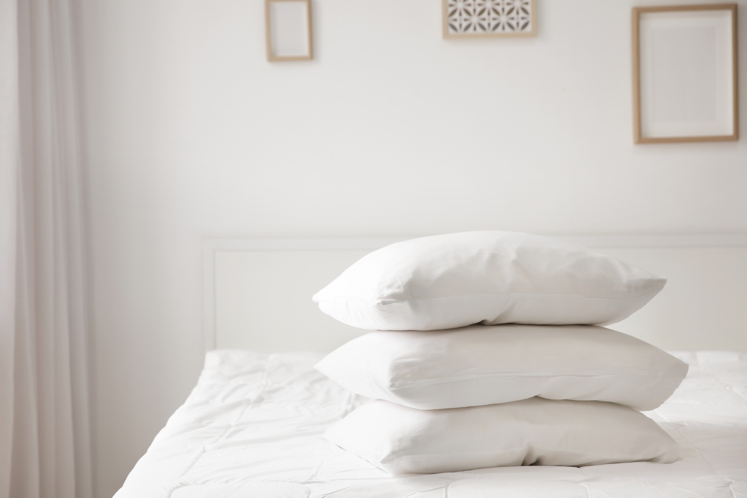 Pillow Filling Material Selection Guide: Down Feather or Microfiber?