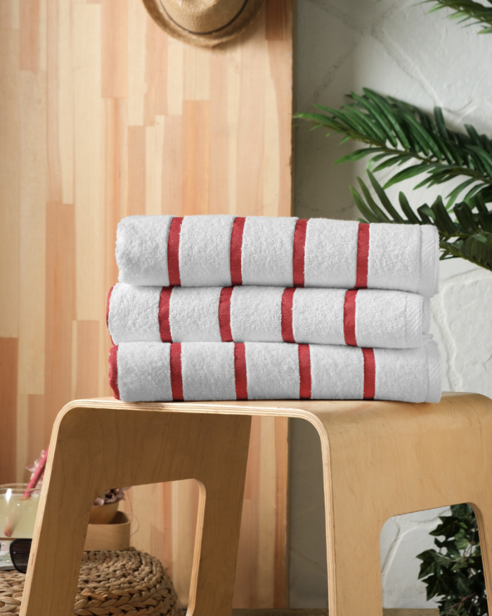Red and deals white bath towels